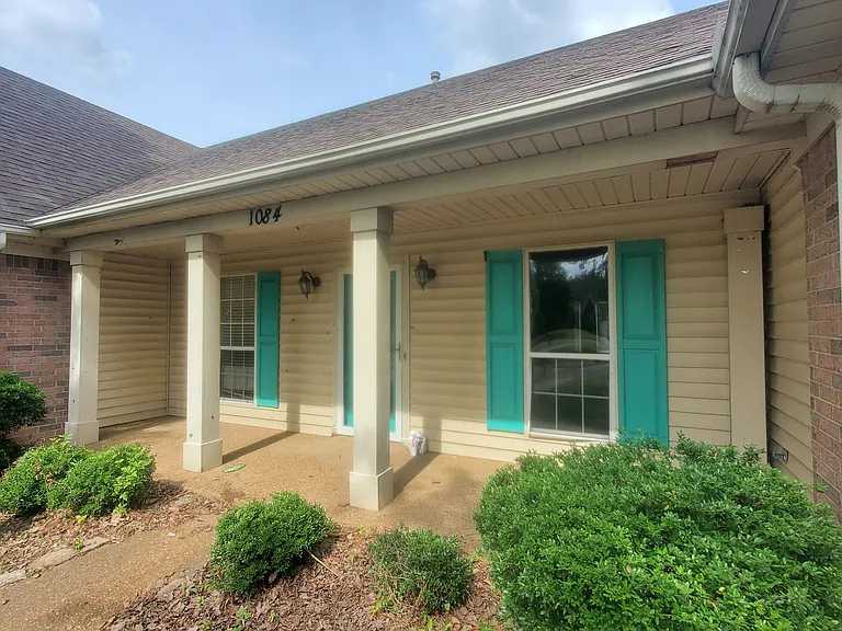1084 Tara Dr — Photo 8