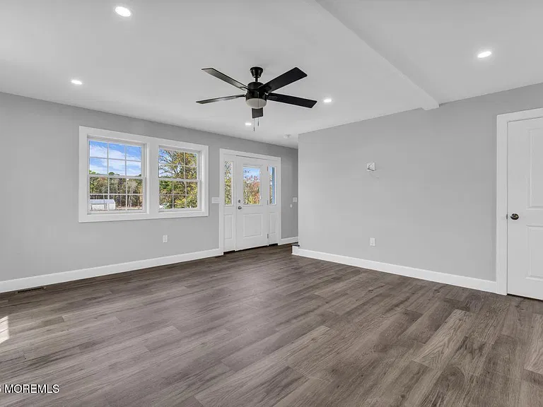 553 Colts Neck Rd #B — Photo 9