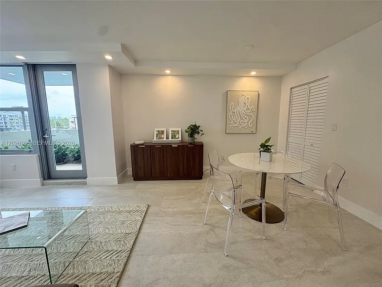2899 Collins Ave #424 — Photo 4