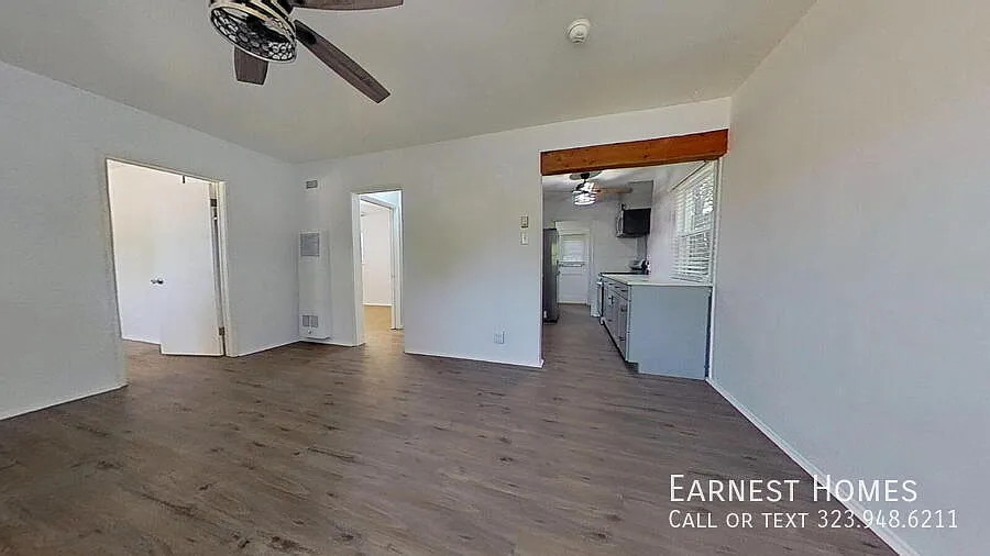 Newly Updated 2 Bed / 1 Bath with Pool, Yard & Washer/Dryer in Mission Hills — Photo 4