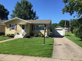 1206 8th St, Durant, IA 52747
