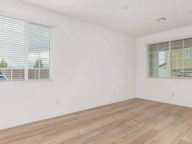 25 Barbara Ln #31 — Photo 10