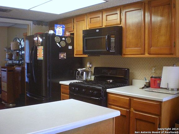 3rd image of 12319 Mapletree Dr