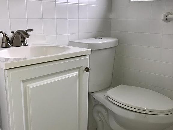 3rd image of 500 NE 78th St APT 19
