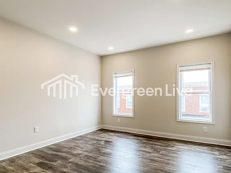 427 N Streeper St — Photo 7