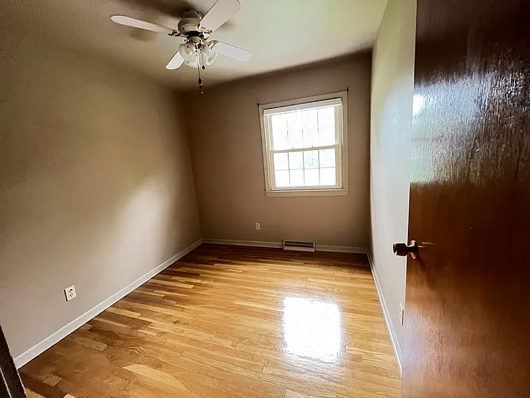 3631 SE Ohio Ave — Photo 2
