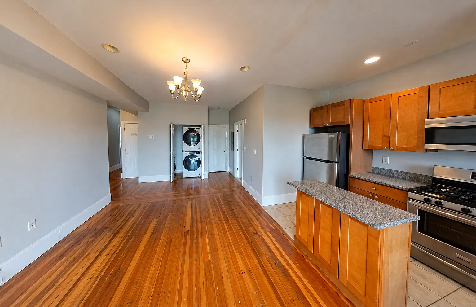 4 bed, 1107 sqft, $6,250 — Photo 3