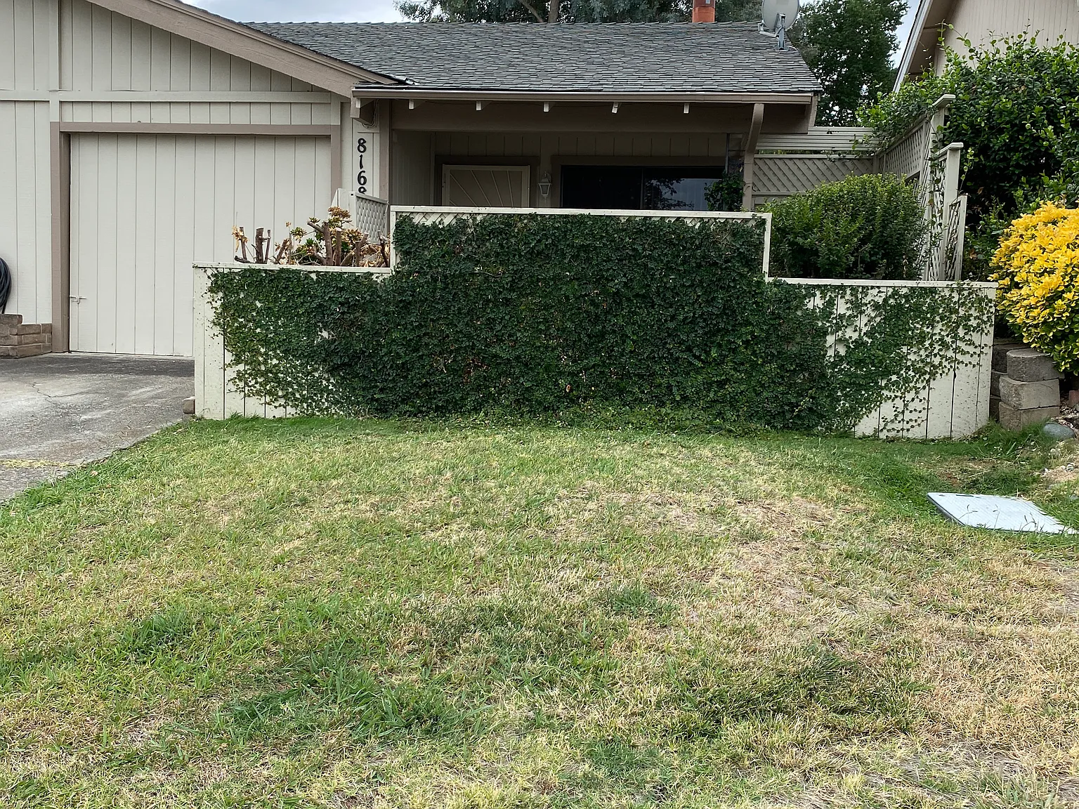 2 bed, 945 sqft, $2,100 — Photo 2