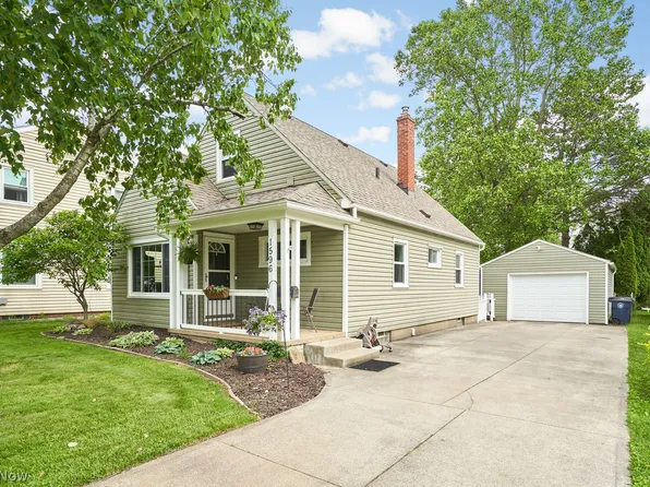1596 Fairfax Rd, Akron, OH 44313
