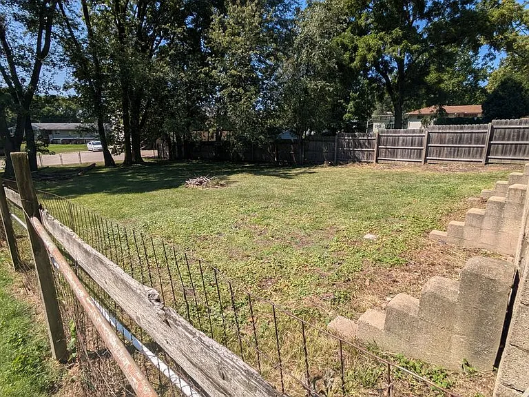 813 Kern St — Photo 8