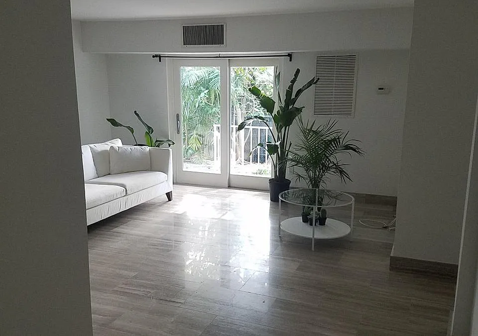 2201 Brickell Ave #10