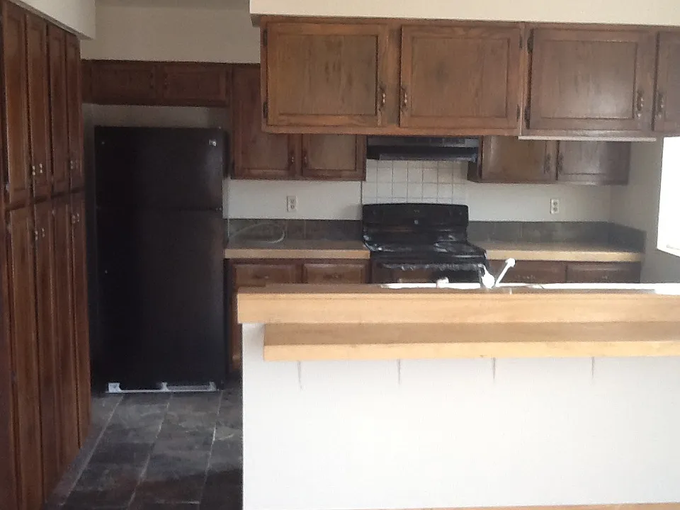 4 bed, 1619 sqft, $4,200 — Photo 3