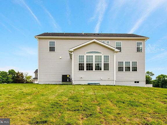 5th image of 117 Marble Oak Dr