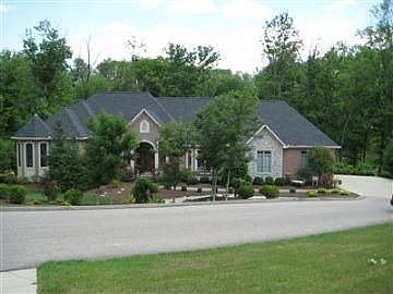 1st image of 3885 Beacon Woods Dr