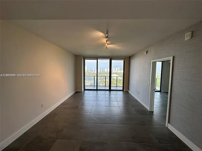 16385 Biscayne Blvd #2716 — Photo 4