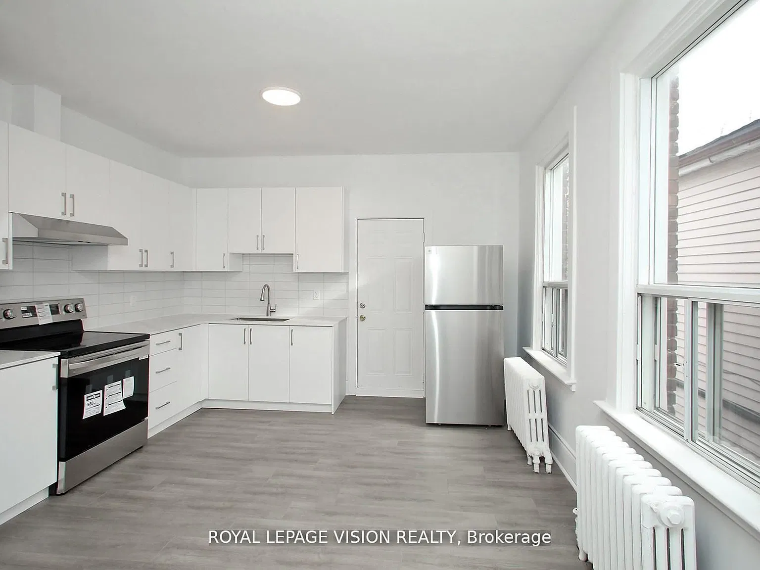 3 bed, $2,400 — Photo 3