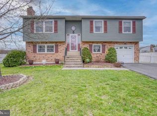 6 Galen Ct, Bear, DE 19701