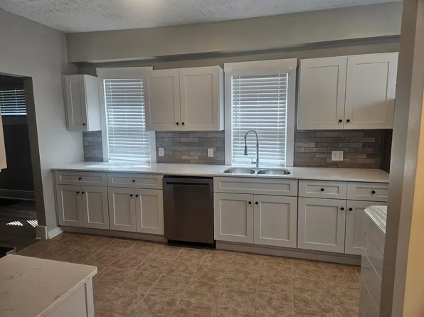 520 N 8th St, Council Bluffs, IA 51503