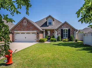 17700 Griffin Gate Dr, Edmond, OK 73012