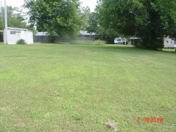 416 6th St, Lawrenceburg, TN 38464