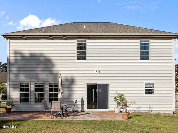 5th image of 303 Merrick Way