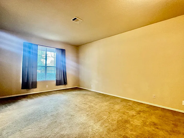 786 San Mateo — Photo 19