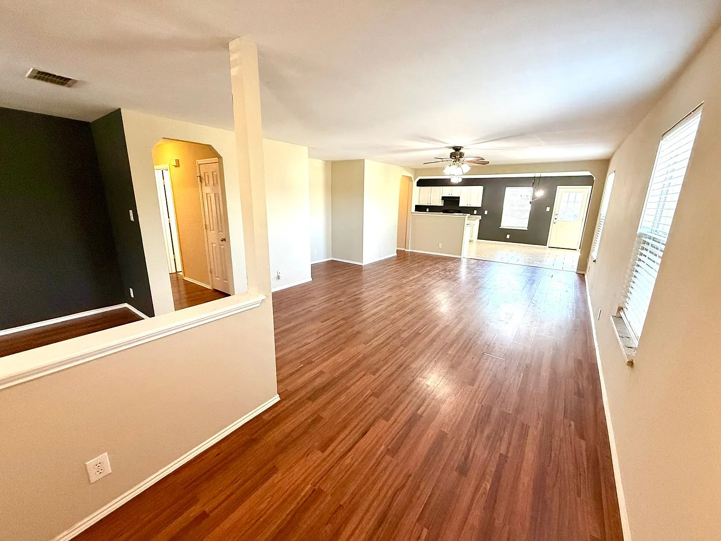 *Move In Special* Must See! Beautiful Corner Lot Home In Desirable Stone Oak! — Photo 3