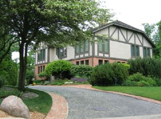99 Hogarth Ln, Glencoe, IL