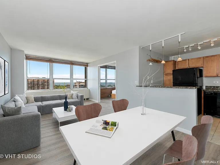 655 W Irving Park Rd #2106 — Photo 3