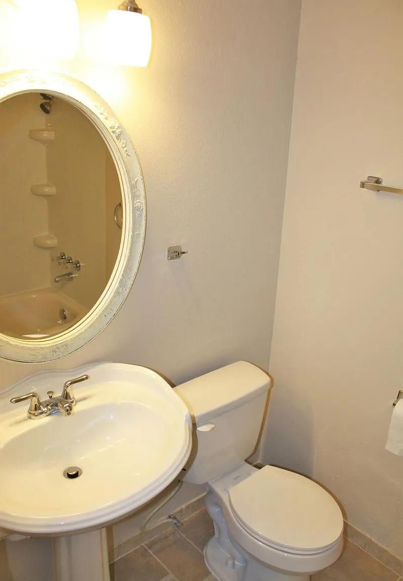 2 bed, 1250 sqft, $1,695 — Photo 1