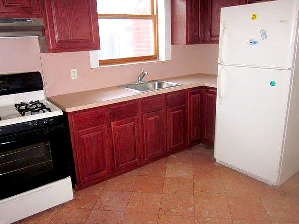1st image of 61 Bay 11 St