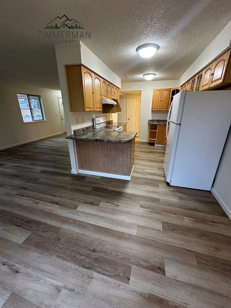 Newly Updated 3 bedroom 1.5 Bath — Photo 4