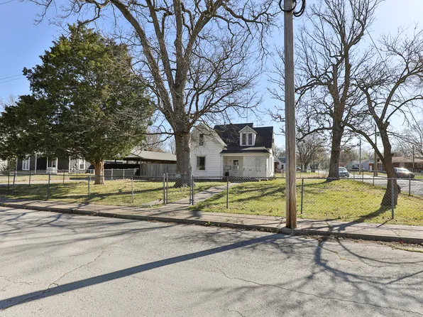 630 S Vine St, Mount Vernon, MO 65712