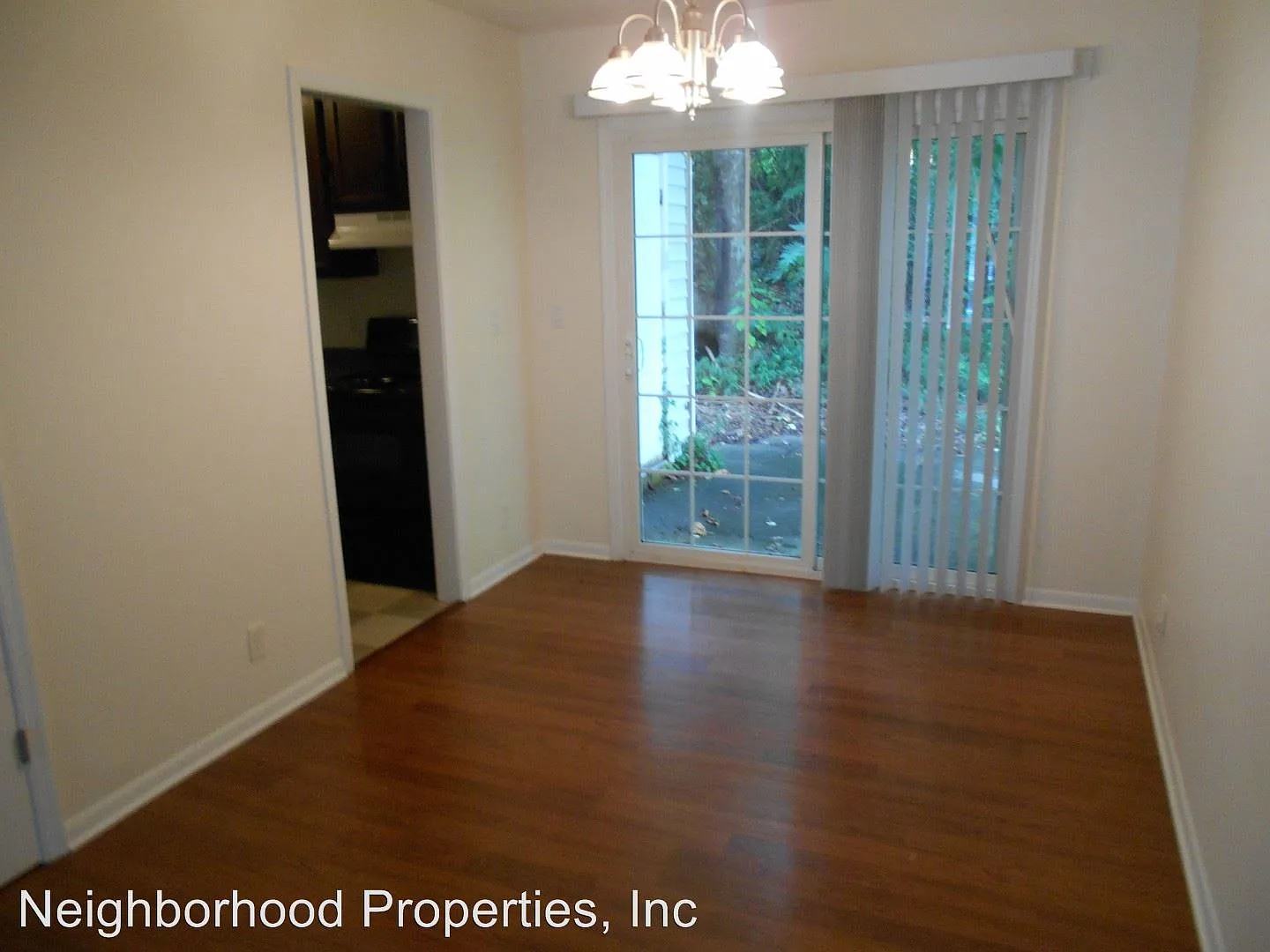 115 Longwood Dr #B photo 1