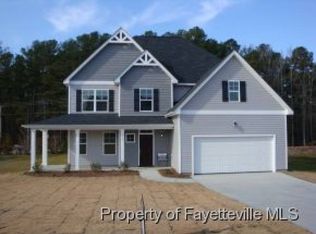 11 Mosby Ln, Spring Lake, NC 28390