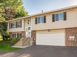 7690 Steepleview Rd, Woodbury, MN 55125