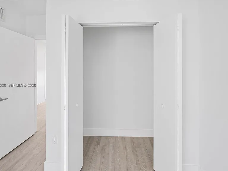1721 SW 13th St #4 — Photo 12