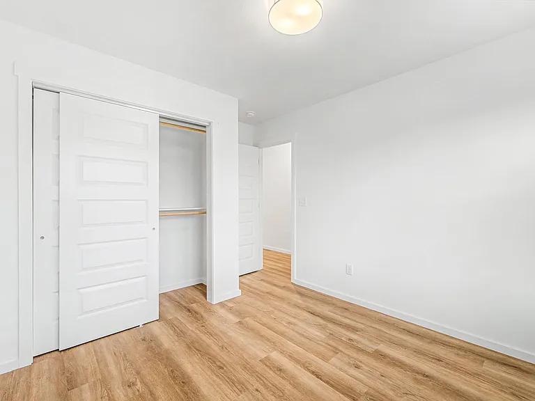 1534 N Claire St — Photo 23