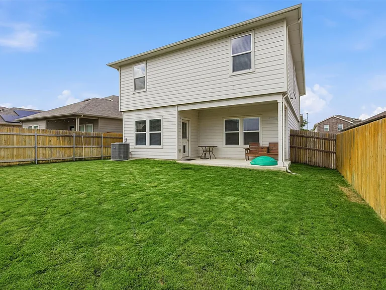 19017 Romano Dr — Photo 31