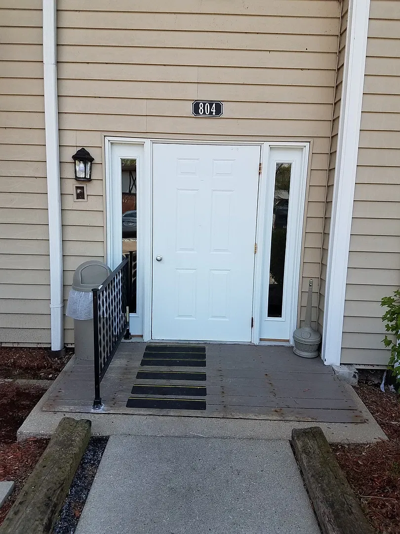 Courtyard Apartments — Photo 3