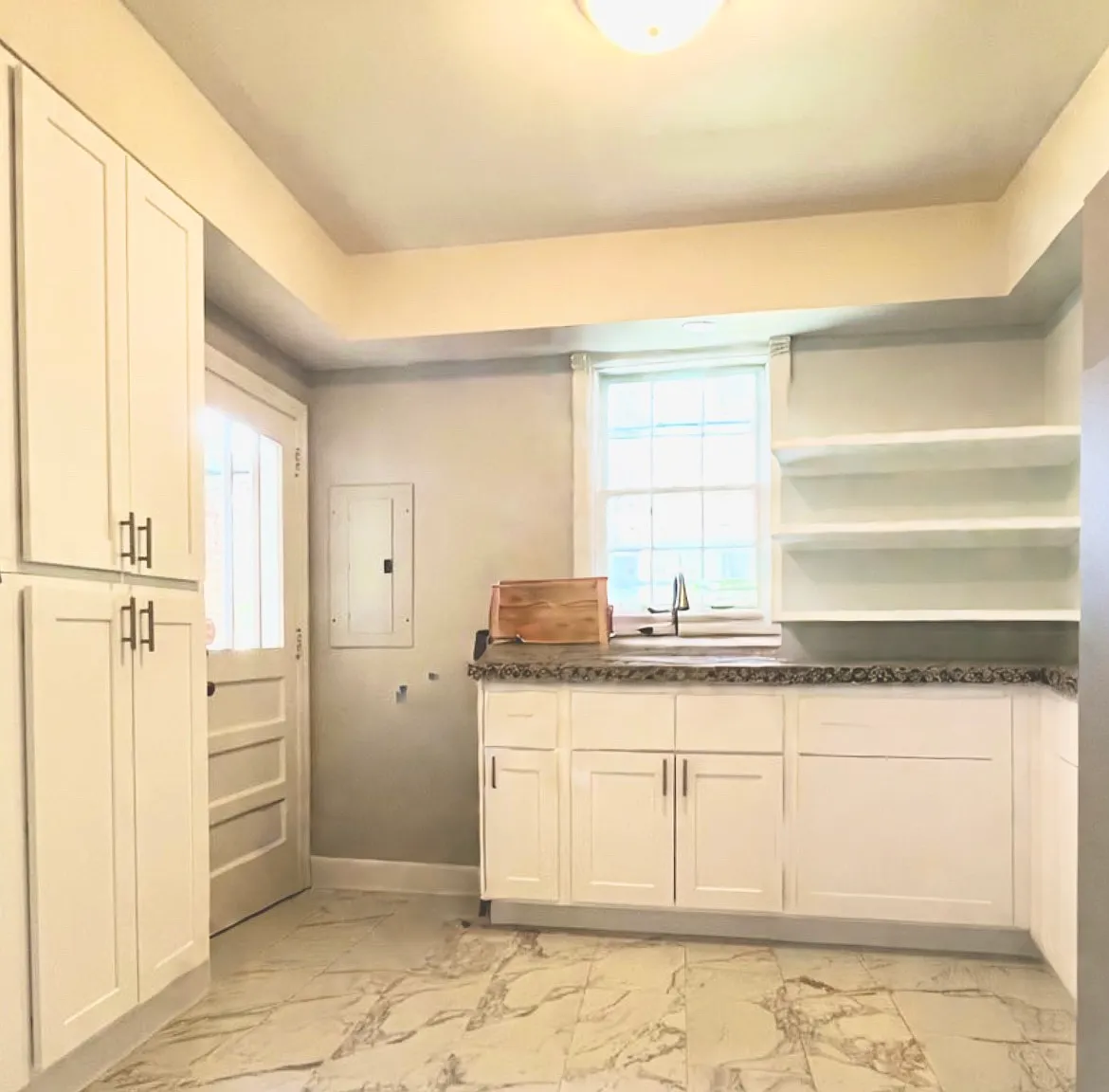2100 Gloucester St — Photo 4
