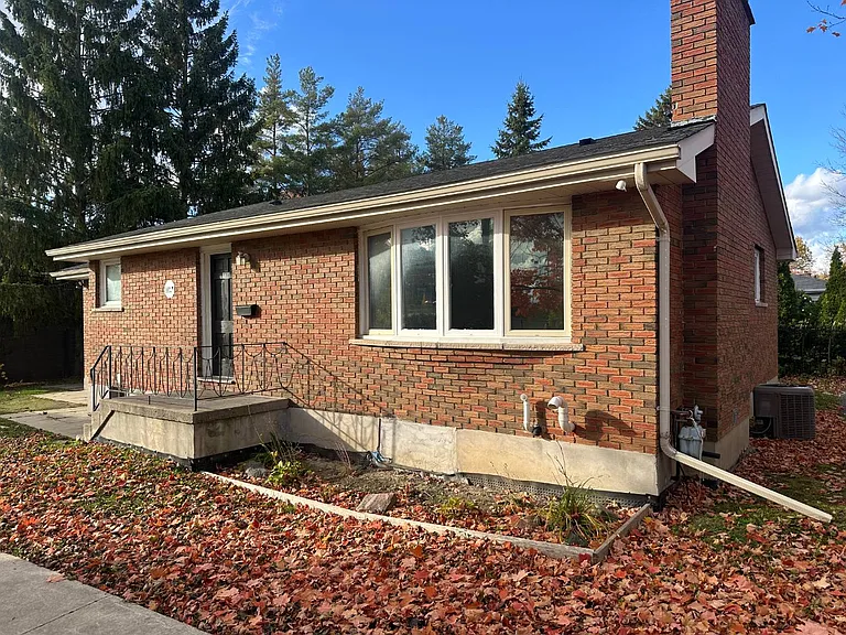 778 Weller St — Photo 22