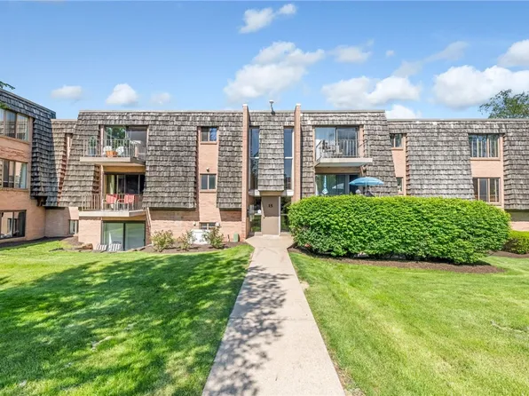 1532 Forest Green Dr Unit 1532, Coraopolis, PA 15108