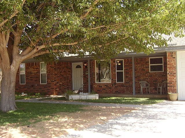 1st image of 305 S Gary Ln