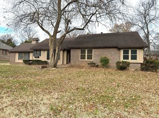 4073 E Linwood St, Springfield, MO 65809