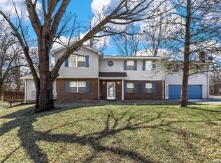 11 Starlight Hills Dr, Belleville, IL