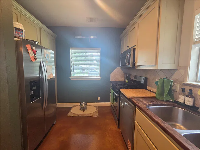 408 W Croslin St — Photo 6
