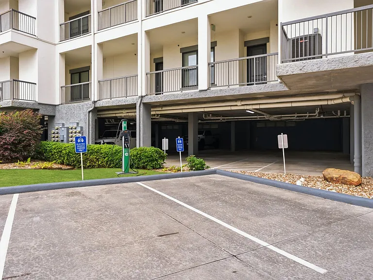 199 Waterpoint Ct #202 — Photo 36
