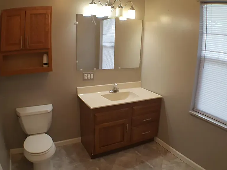 2092 Garfield Ave — Photo 5