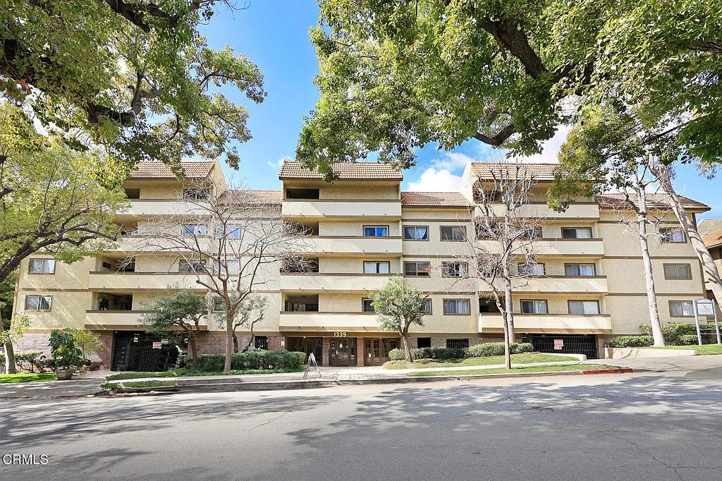 Building Photo - 1339 N Columbus Ave #204